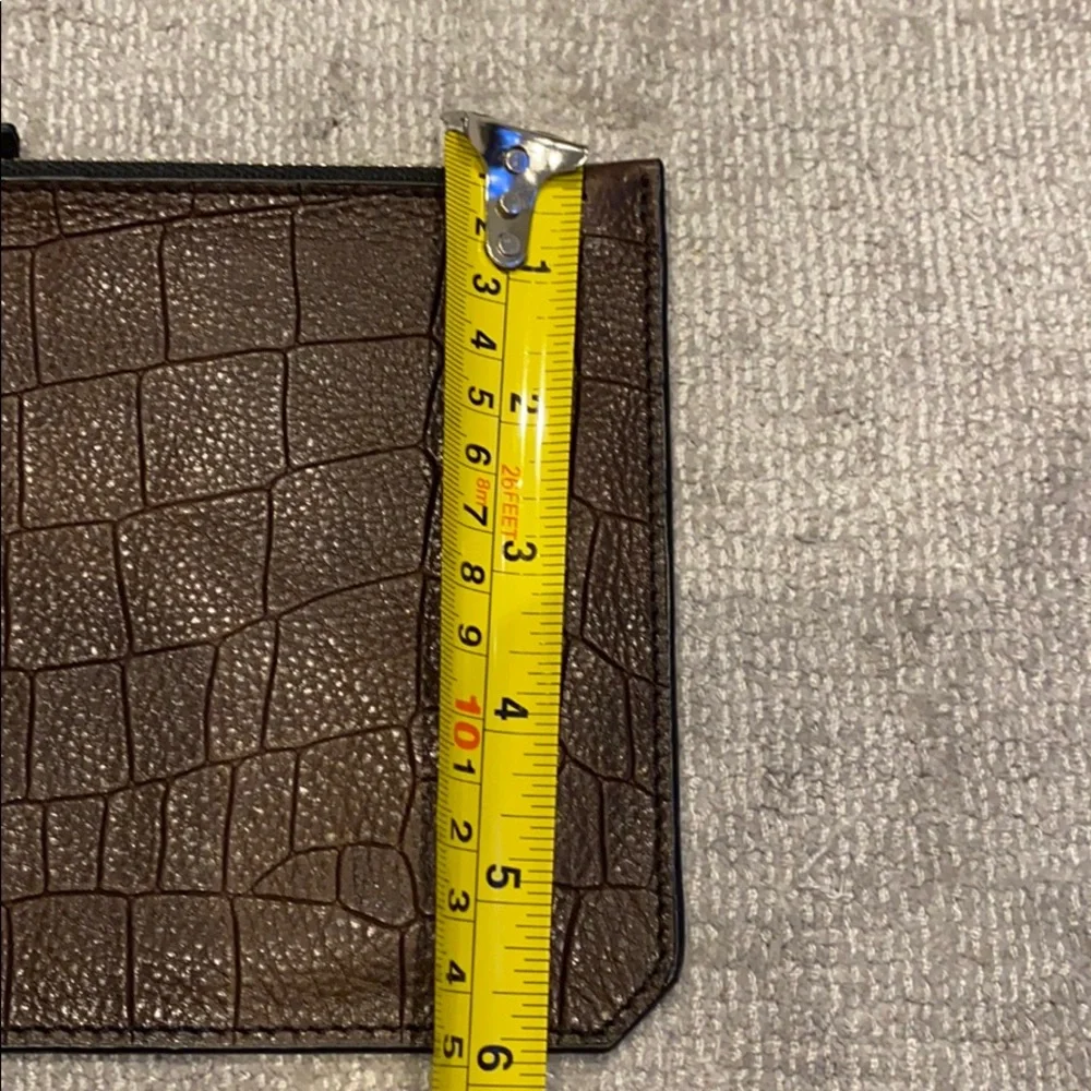 Etienne Aigner leather pouch - Picture 6 of 7